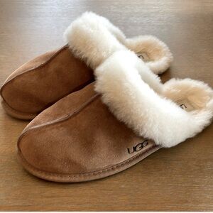 NWT UGG Slippers Size 7